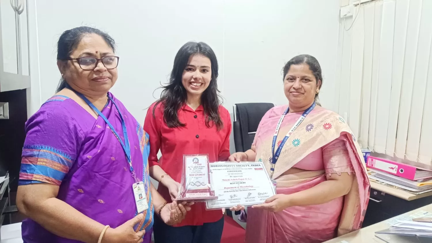Best Student 2024–25: Mokshi Popat Honored by Dr. Ravi Patil at Deogiri College | Thanks to MBSI President Dr. A.M. Deshmukh